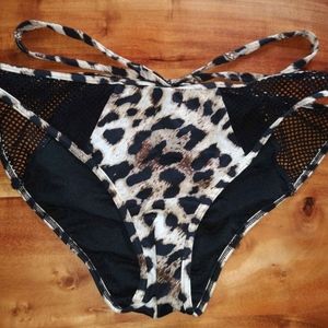 Leopard mesh bikini scrunch bottom